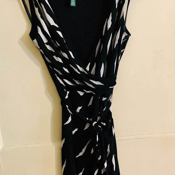 🔥LAUREN RL Blk& Wht print Faux Wrap dress 👗 - Picture 4 of 6